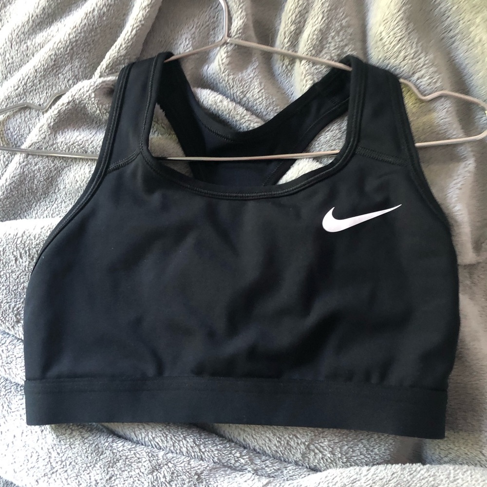 NWOT Nike sports bra